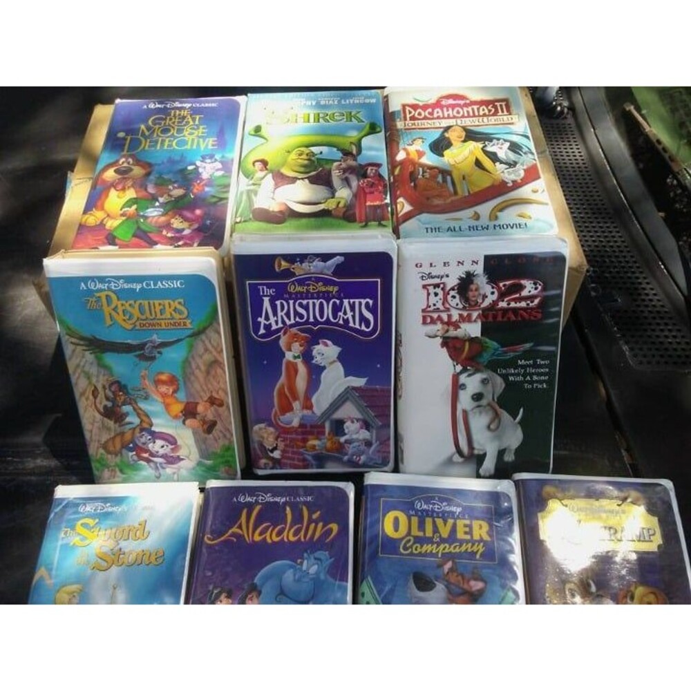 Lot of 10 VHS classics Disney movies